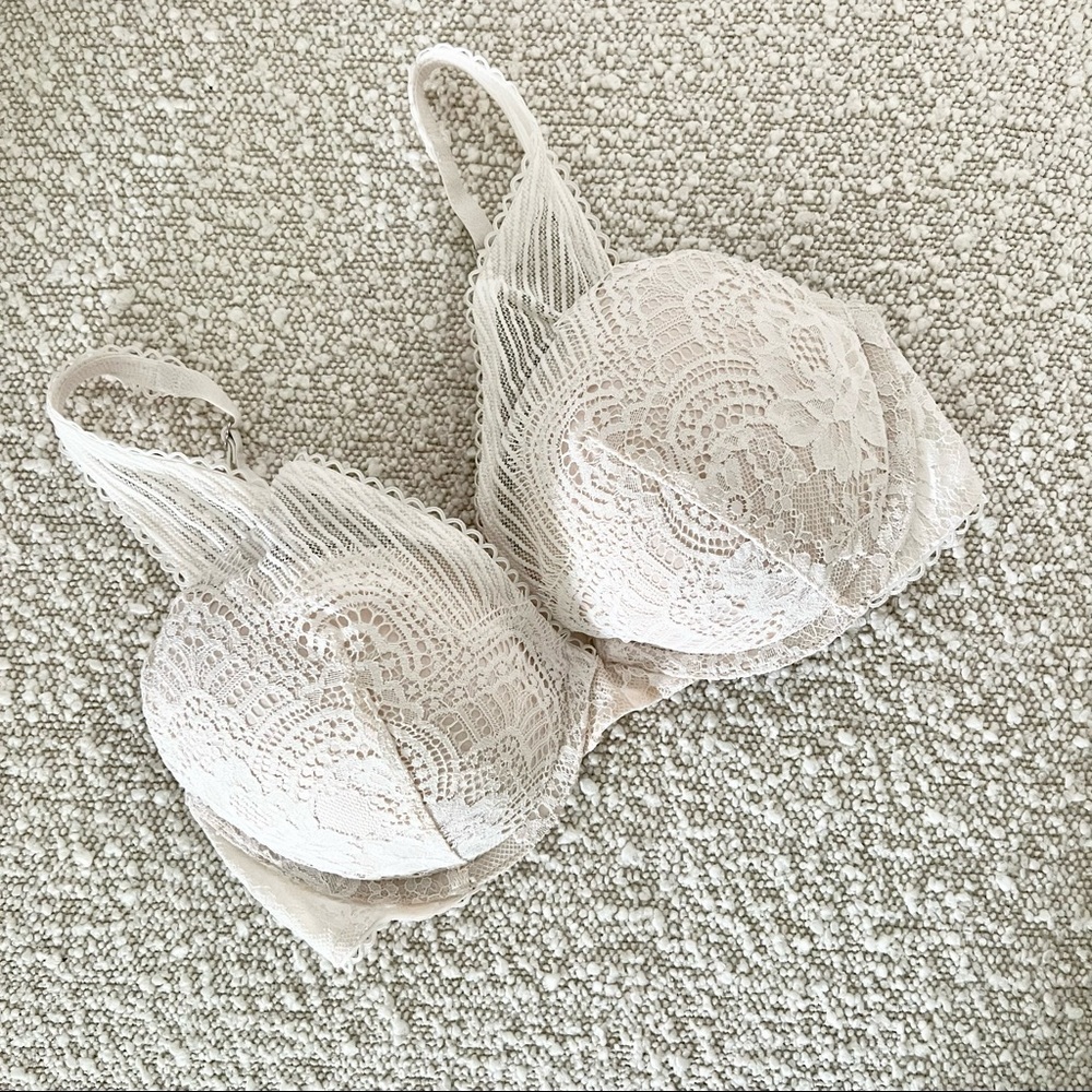 Victoria’s Secret Lace Bra white Nude Bra